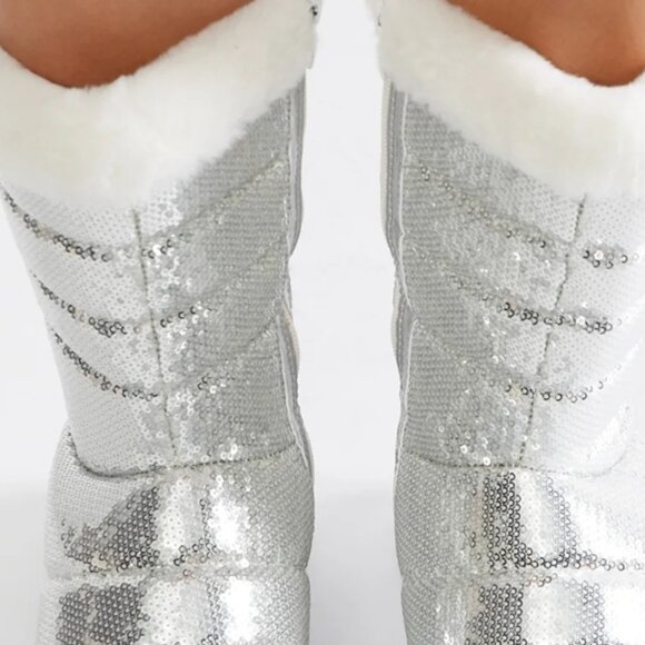 NWT Silver Sequin Platform Boots (Fits SIZE 9-9.50) - Picture 7 of 8